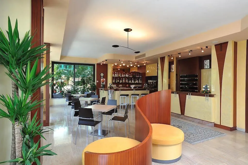 Hotel Ausonia Milano Marittima